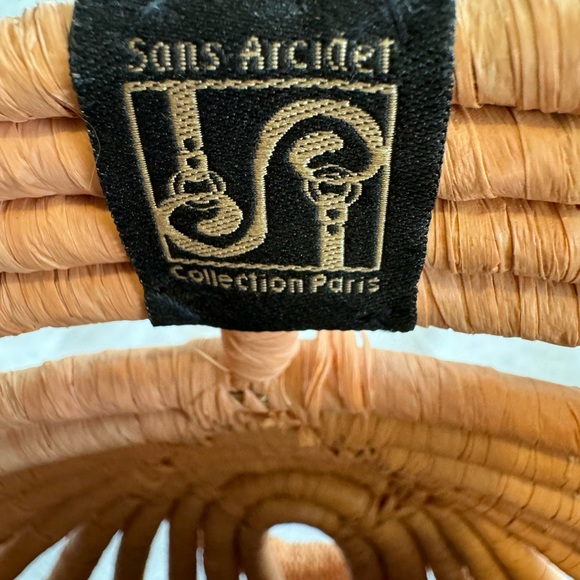 New Sans-Arcidet Collection Designer peach Raffia Woven Basket Bag - Picture 2 of 16